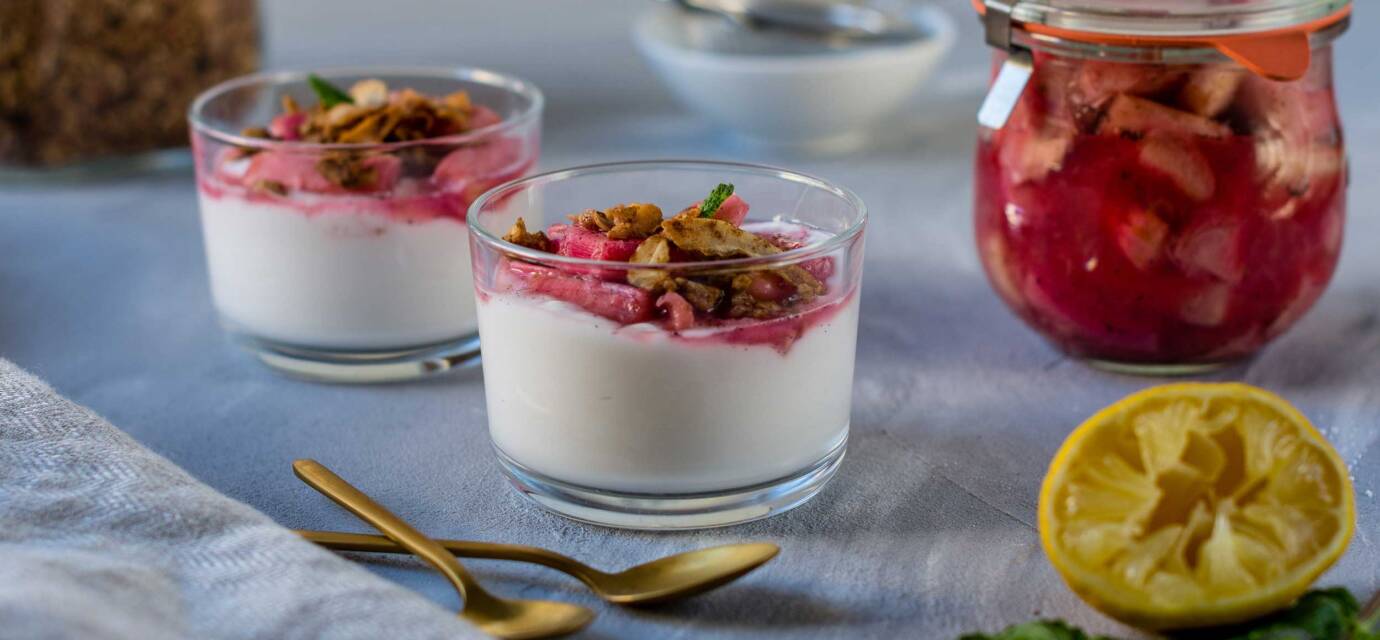 Schnelles Rhabarber Kompott aus dem Ofen | ASSUGRIN Schnelles Rhabarber Kompott aus dem Ofen | ASSUGRIN